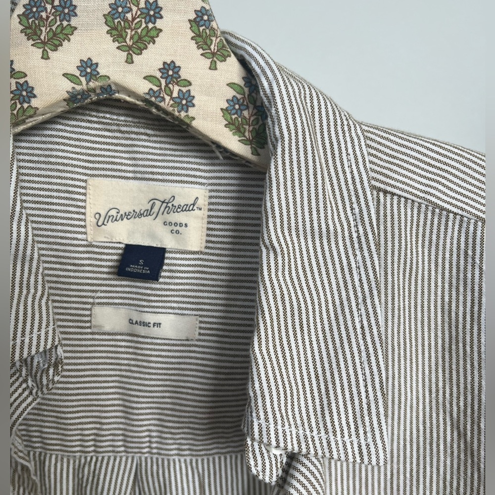Universal Threads Button Down - image 3